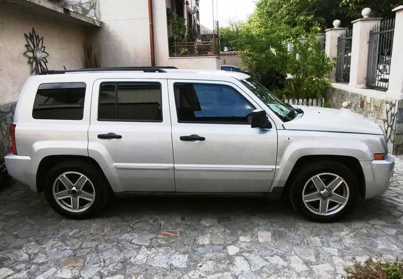 Jeep Patriot 2.0 CRD 140 к.с. 6 скорости, снимка 7 - Автомобили и джипове - 52507744