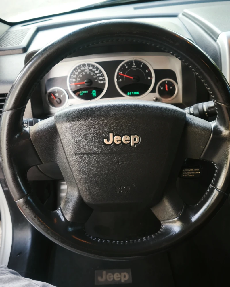 Jeep Patriot 2.0 CRD 140 к.с. 6 скорости, снимка 11 - Автомобили и джипове - 52507744