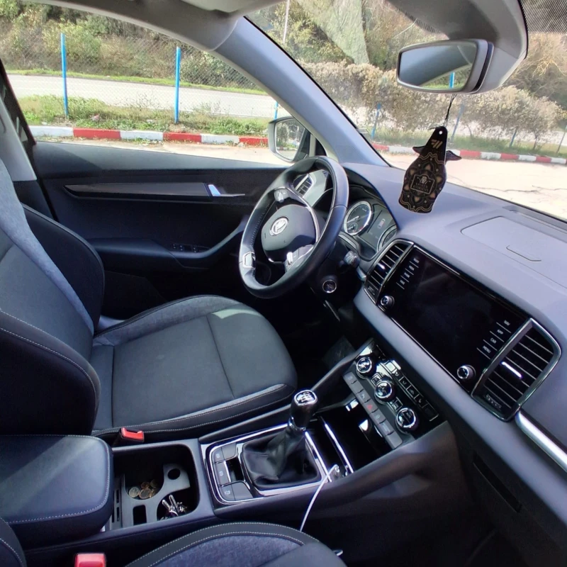 Skoda Karoq Drive , снимка 6 - Автомобили и джипове - 52382475
