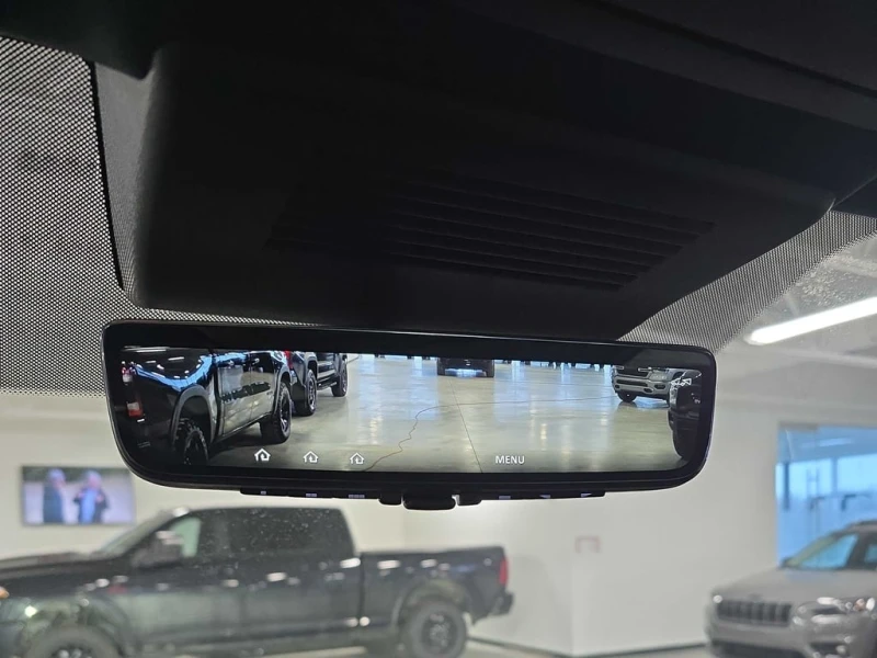 Nissan Armada * Platinum * 360 * ДИСТРОНИК * ОБДУХВАНЕ * ПОДГРЕВ, снимка 15 - Автомобили и джипове - 53305015