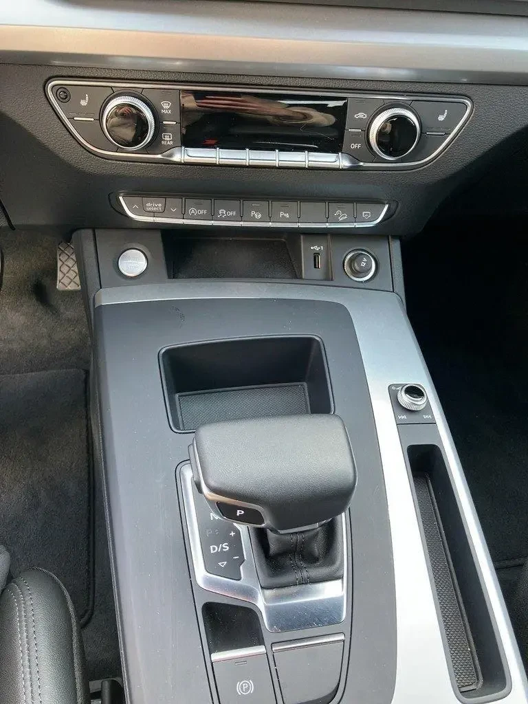 Audi Q5 40TFSI* S-LINE* DISTR* KEYLESS* MEMORY* , снимка 12 - Автомобили и джипове - 52731668