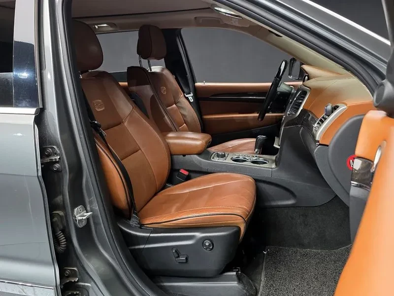 Jeep Cherokee 3.0 Diesel Overland Wk2, снимка 10 - Автомобили и джипове - 53942720