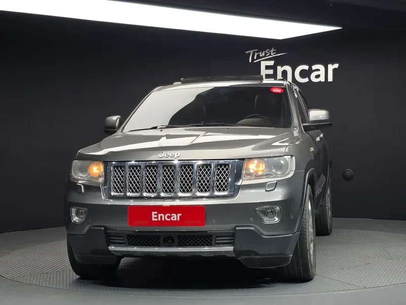 Jeep Cherokee 3.0 Diesel Overland Wk2, снимка 3 - Автомобили и джипове - 53942720