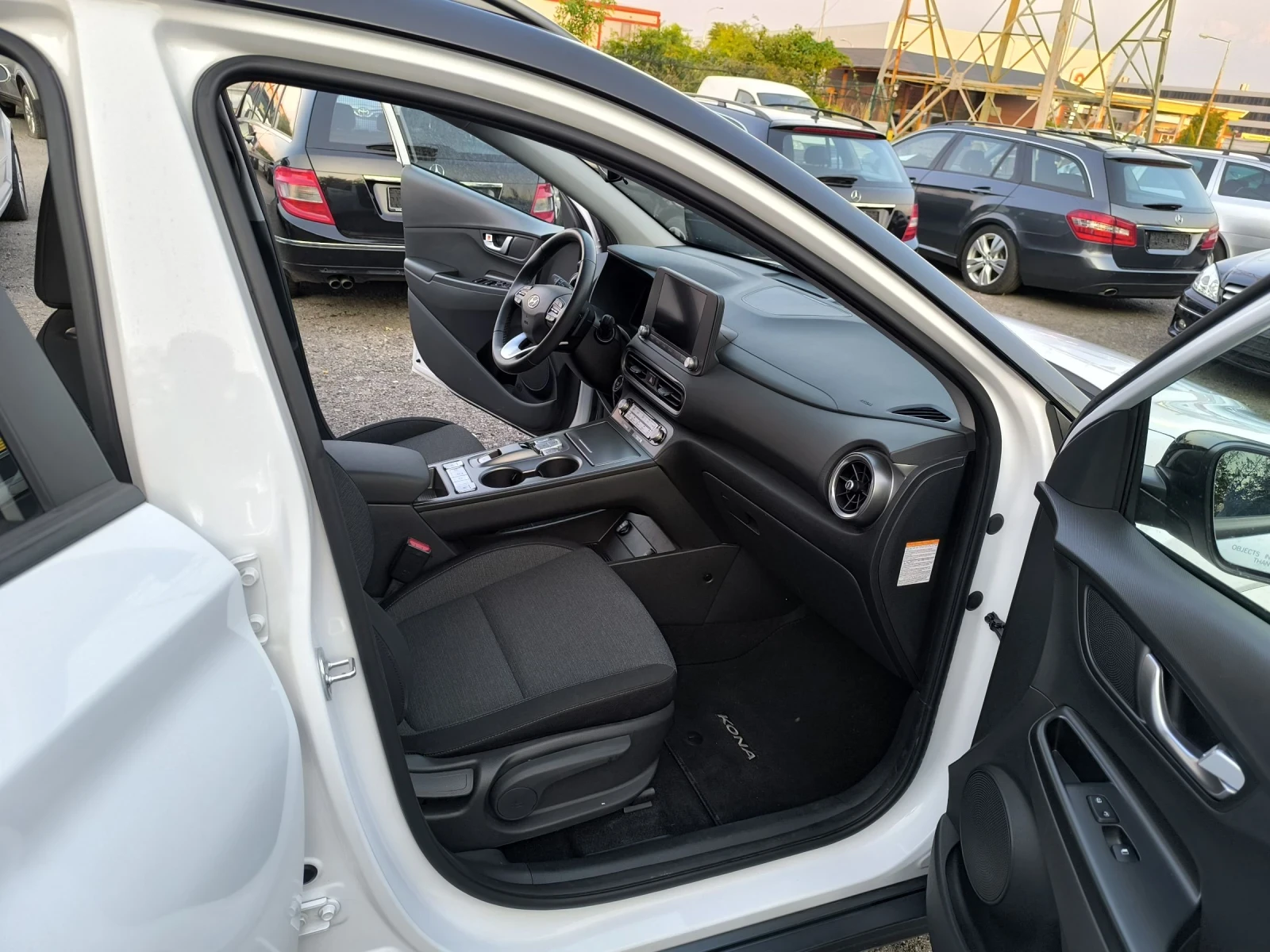 Hyundai Kona 64kwh 05.22г. - изображение 9