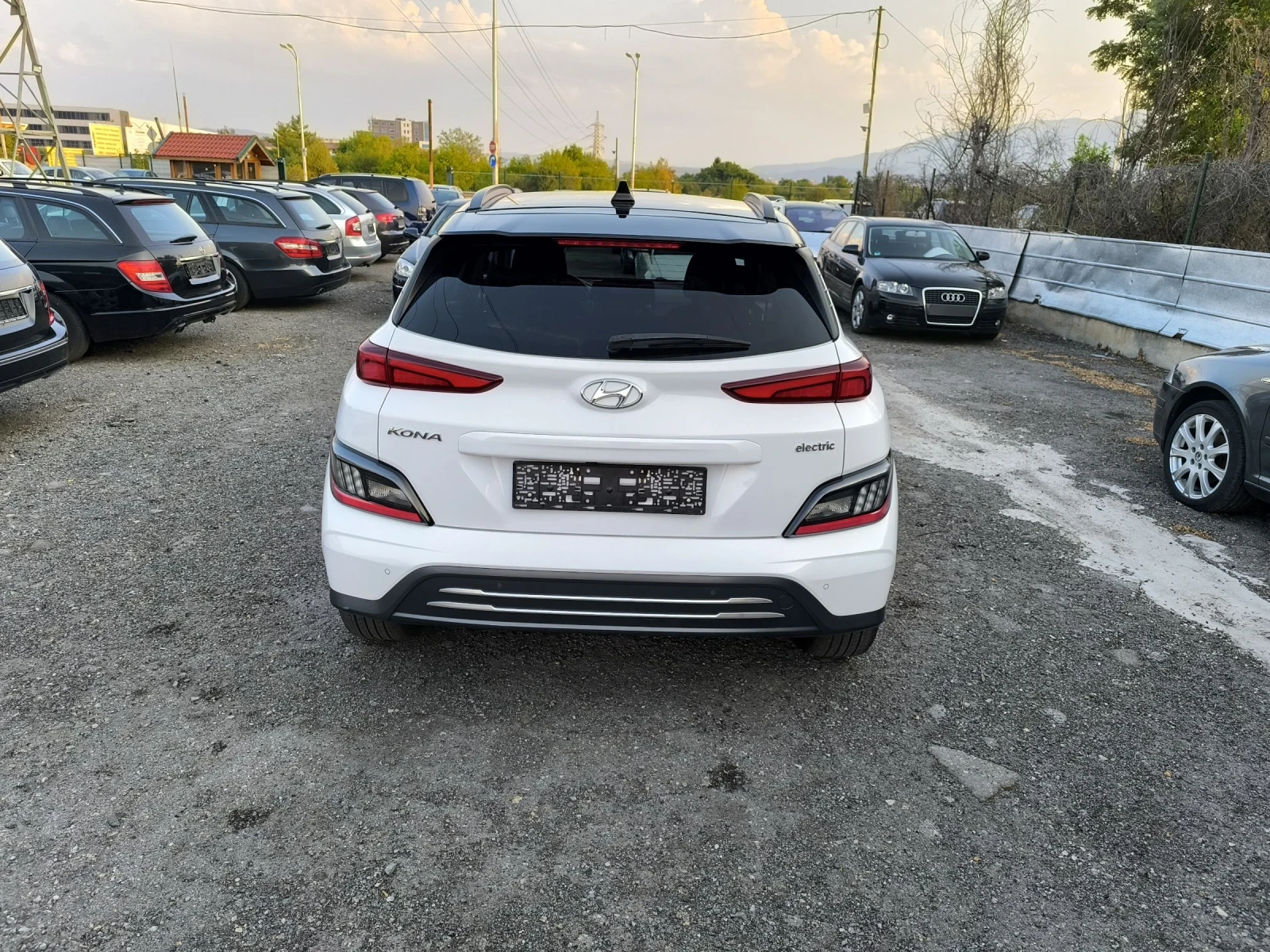 Hyundai Kona 64kwh 05.22г. - изображение 4