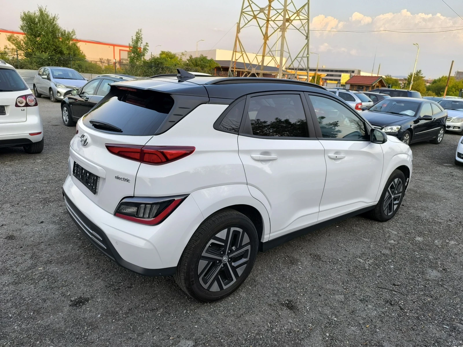 Hyundai Kona 64kwh 05.22г. - изображение 5