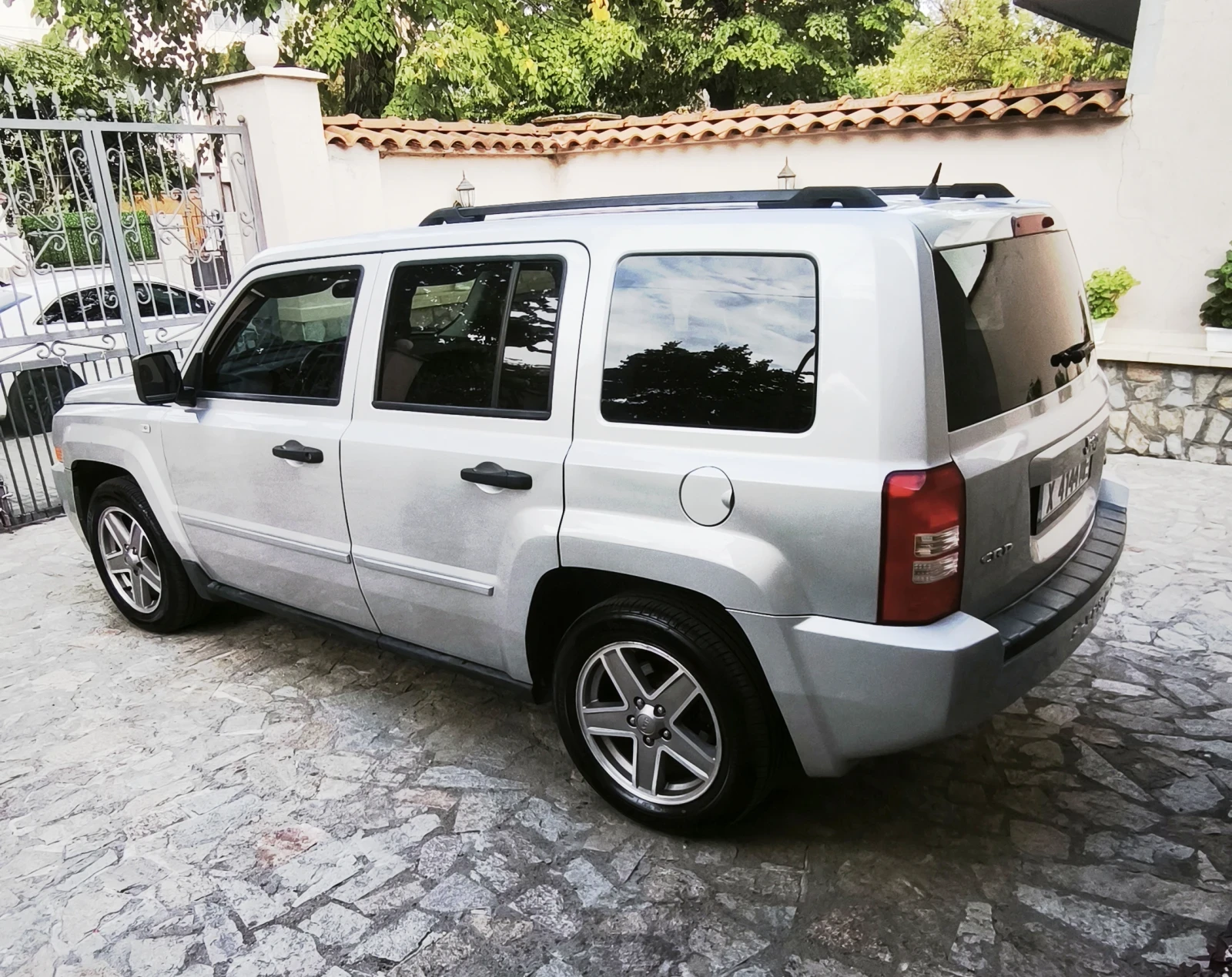 Jeep Patriot 2.0 CRD 140 .. 6  | Mobile.bg   9