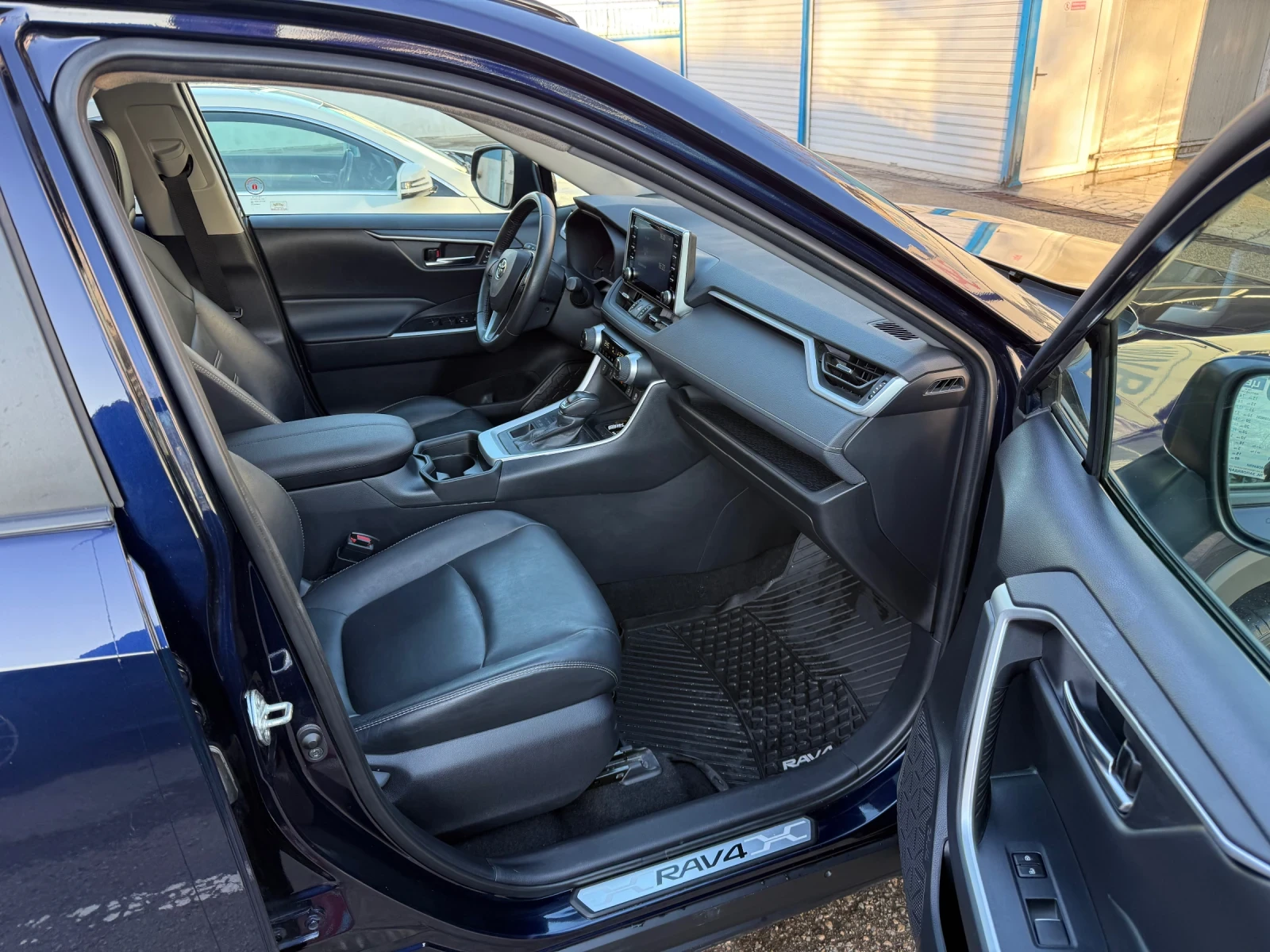 Toyota Rav4 2.5 XLE AWD 49000 км. , снимка 16 - Автомобили и джипове - 52868963