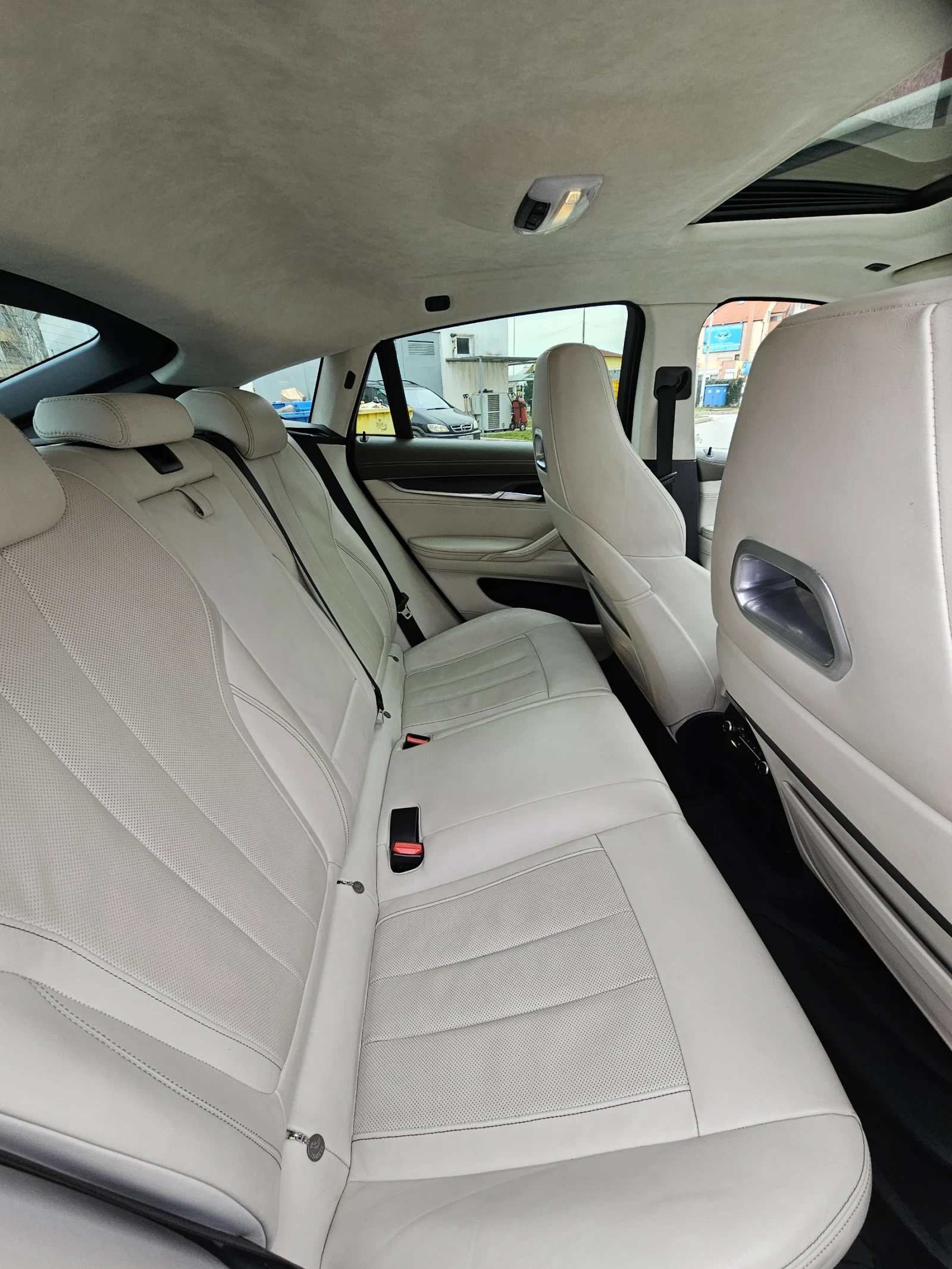 BMW X6  M* 575кс* КЕРАМИКА* КАРБОН* SOFT-CLOSE* B&O* LIZI, снимка 12 - Автомобили и джипове - 53715626