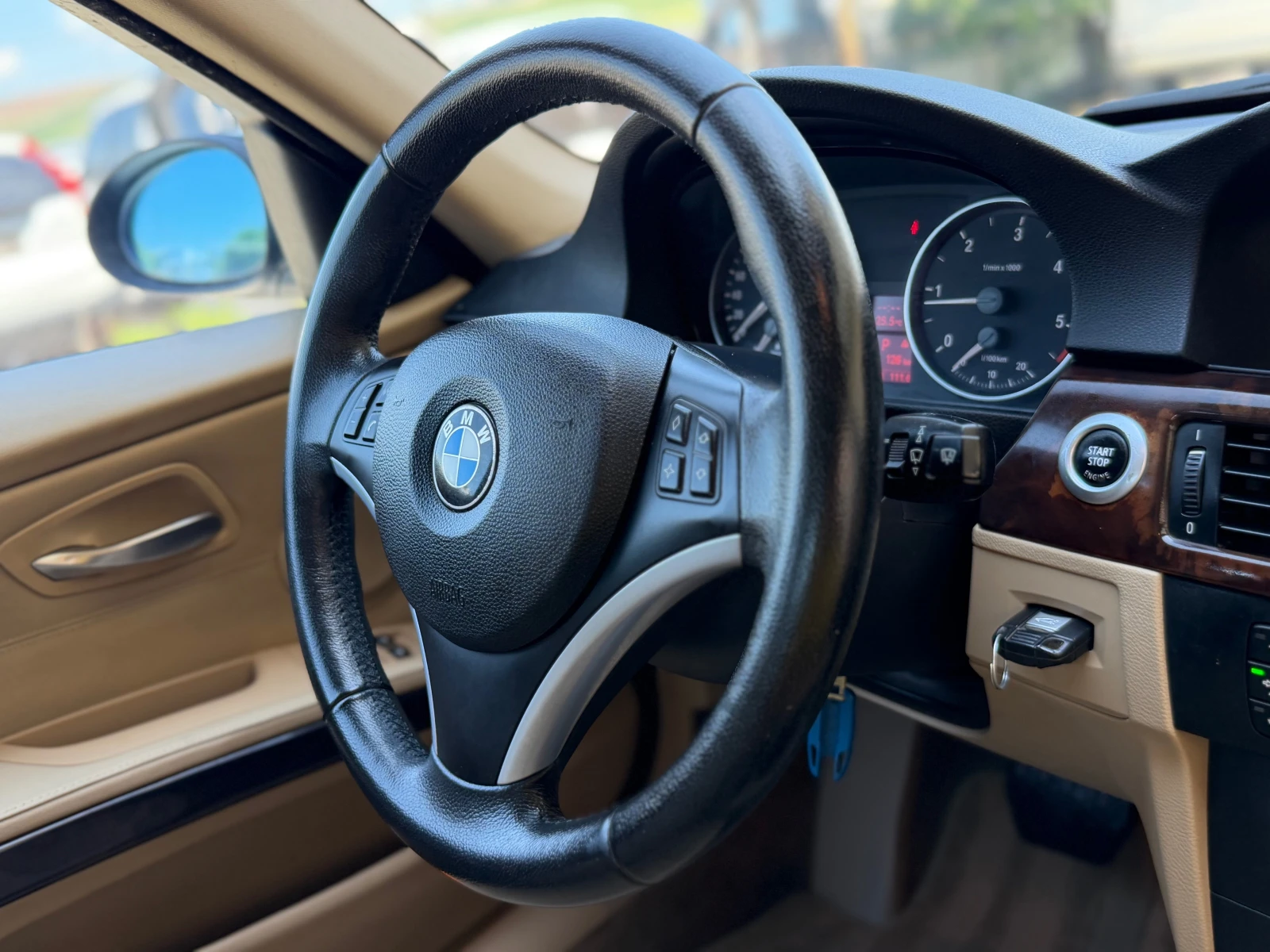 BMW 320 * ИТАЛИЯ* НАВИГАЦИЯ* КОЖА* КСЕНОН* 320-163* , снимка 12 - Автомобили и джипове - 54035240