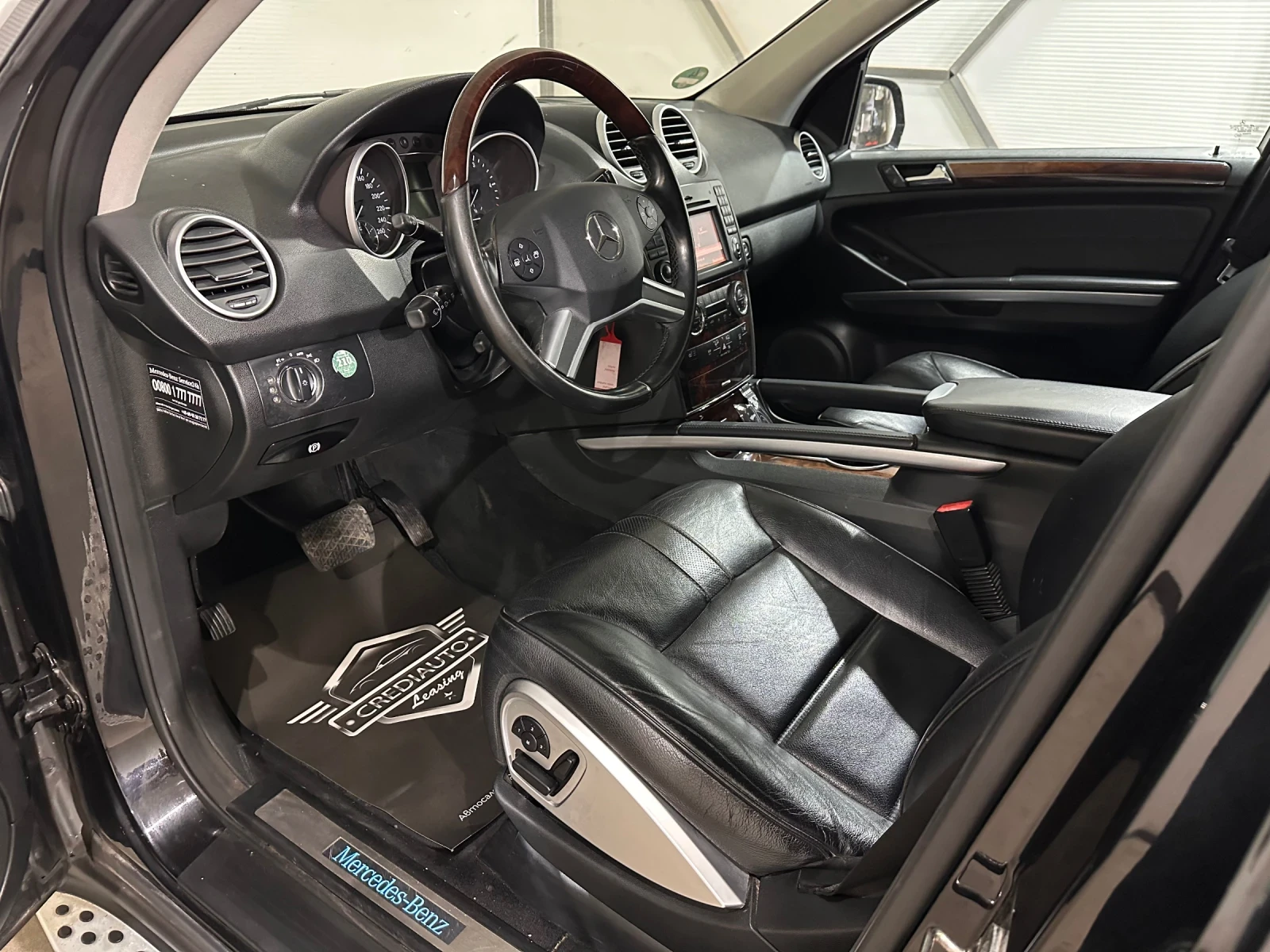 Mercedes-Benz ML 320 4 MATIC , снимка 7 - Автомобили и джипове - 54067959