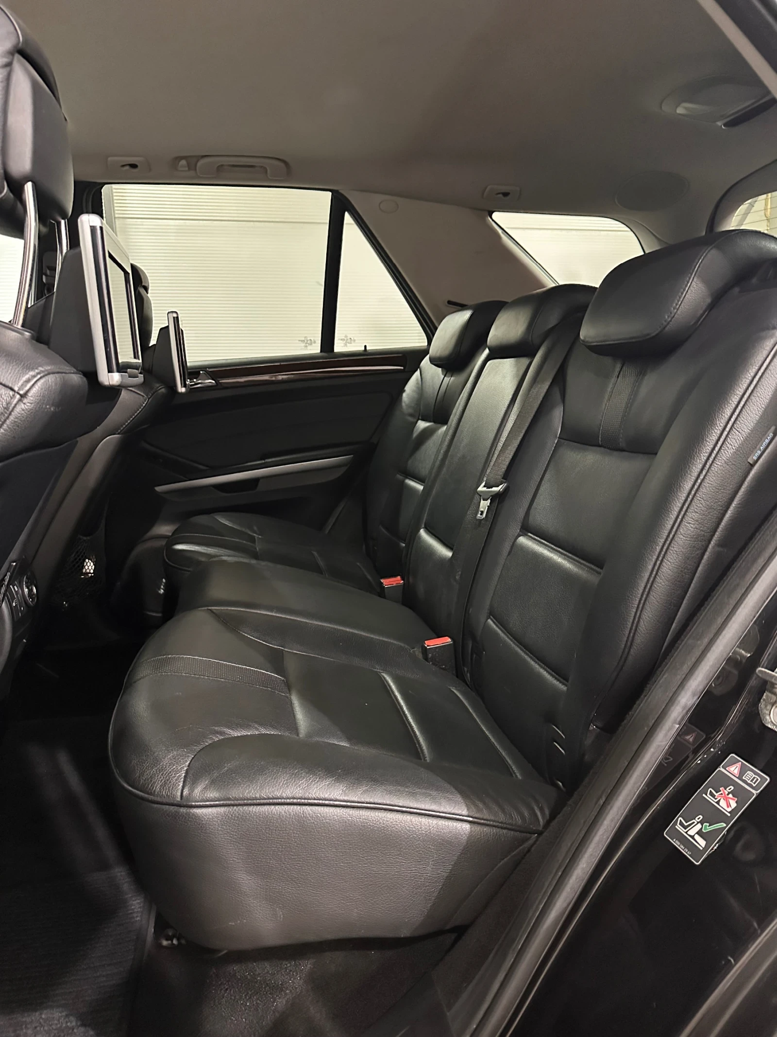 Mercedes-Benz ML 320 4 MATIC , снимка 12 - Автомобили и джипове - 54067959