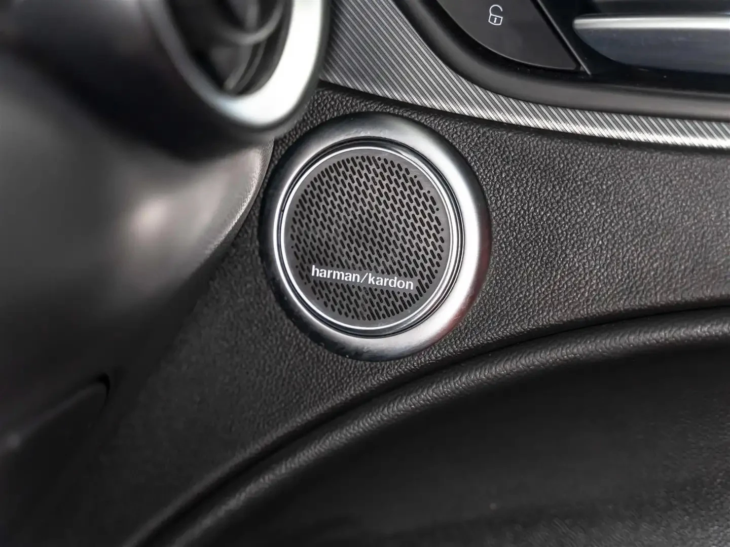 Alfa Romeo Stelvio Veloce, снимка 10 - Автомобили и джипове - 55206962