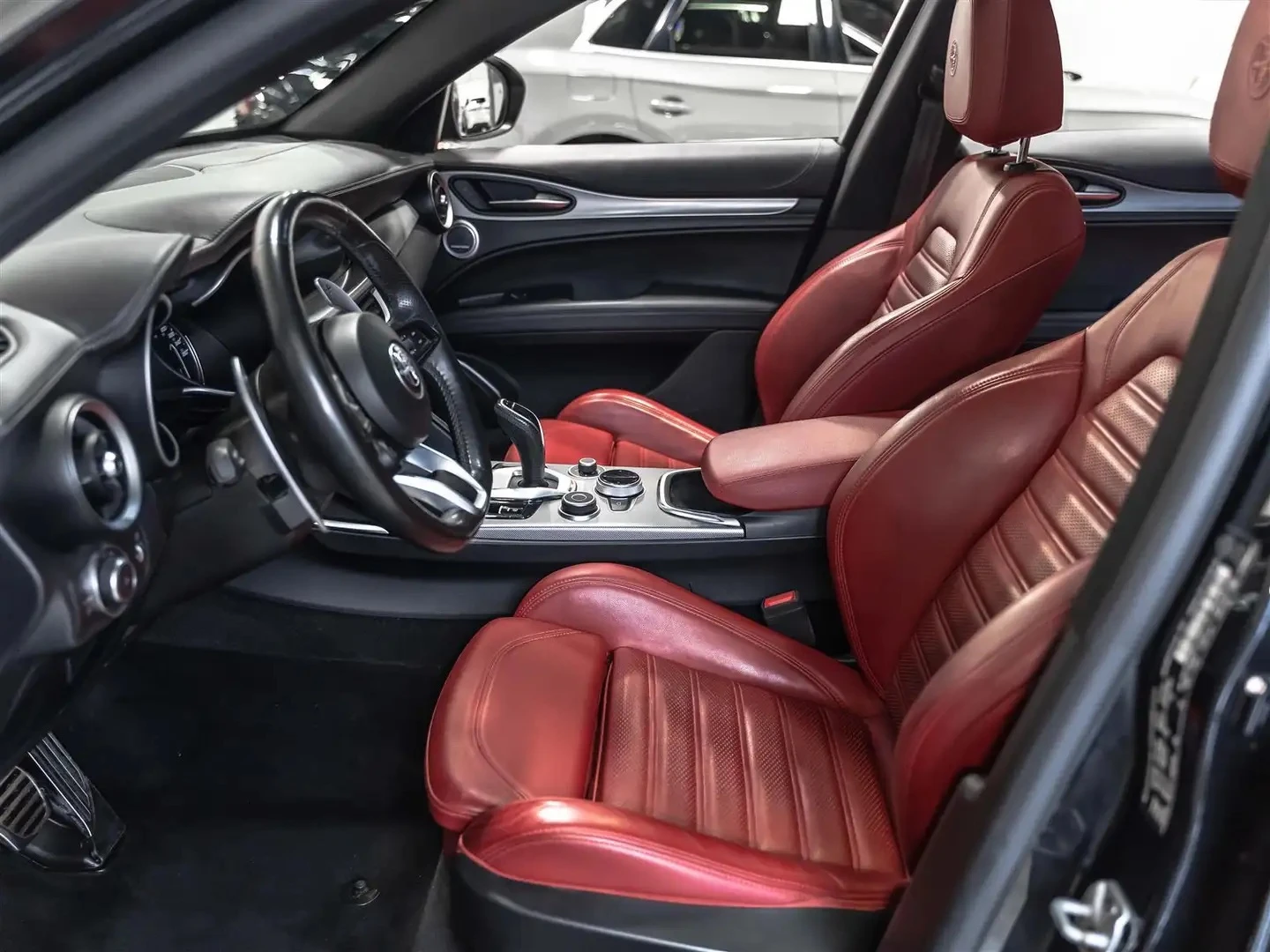 Alfa Romeo Stelvio Veloce, снимка 5 - Автомобили и джипове - 55206962