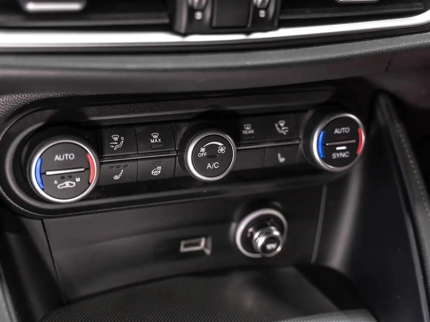 Alfa Romeo Stelvio Veloce, снимка 9 - Автомобили и джипове - 55206962