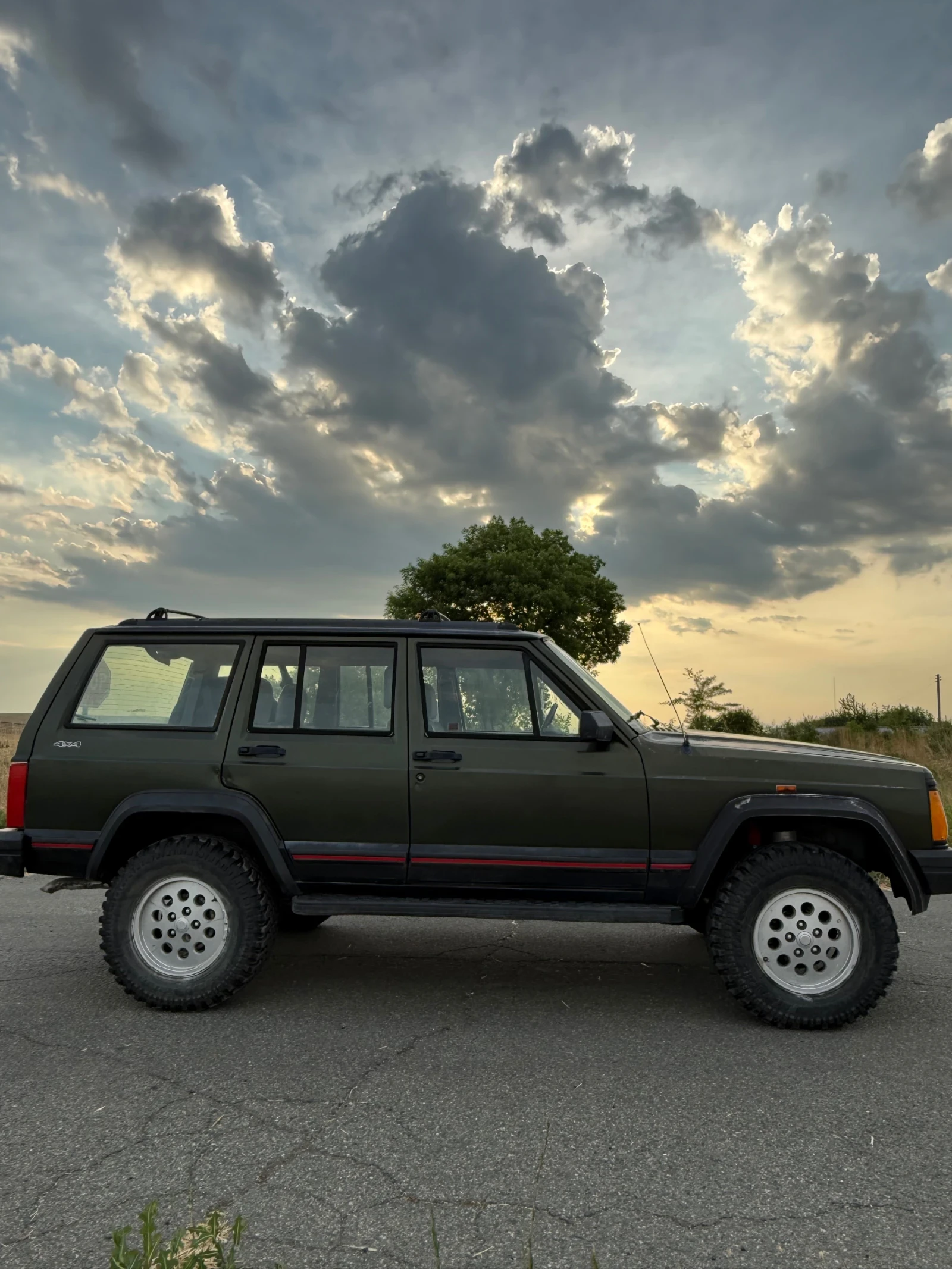 Jeep Cherokee 2.5 TD 116hp, снимка 3 - Автомобили и джипове - 55319520