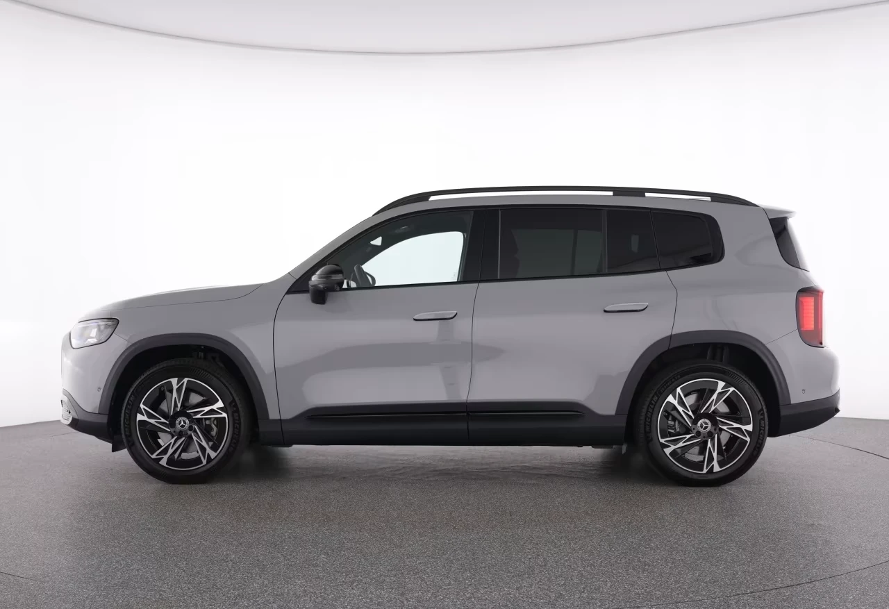 Mercedes-Benz GLB 250 NEW* ELECTRIC* BURM* DISTR* 360 CAM* KEYLESS* PANO, снимка 7 - Автомобили и джипове - 55614136