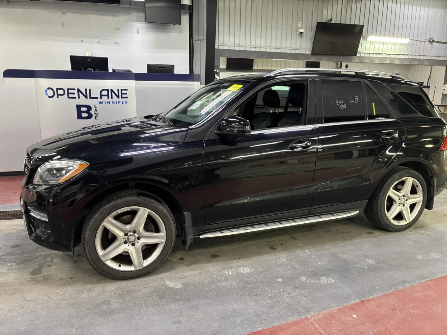 Mercedes-Benz ML 350 AMG-pack* 360* Harman/Kardon* Keyless, снимка 3 - Автомобили и джипове - 56248985