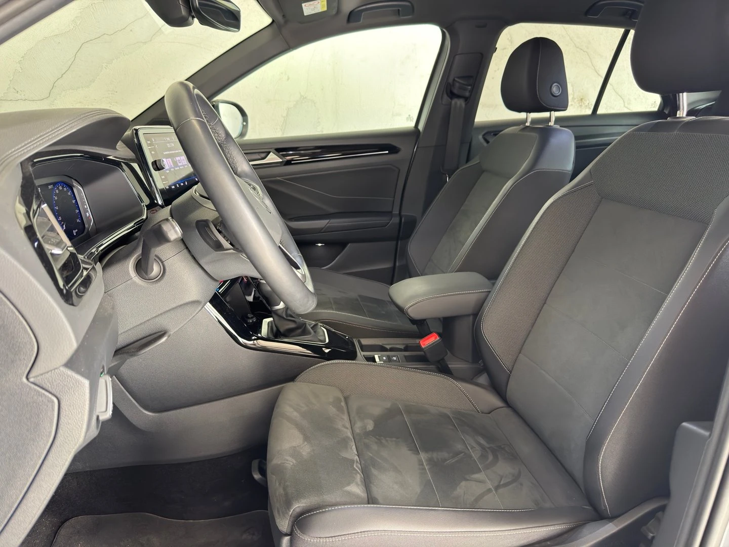 VW T-Roc, снимка 5 - Автомобили и джипове - 56420828