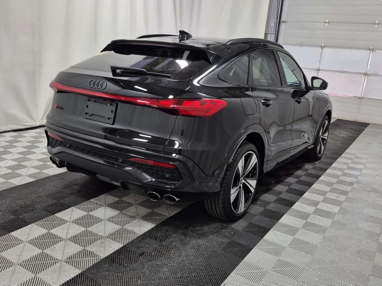 Audi SQ5 * TECHNIK * АВТОКРЕДИТ БЕЗ ПЪРВОНАЧАЛНА ВНОСКА* , снимка 3 - Автомобили и джипове - 56337186