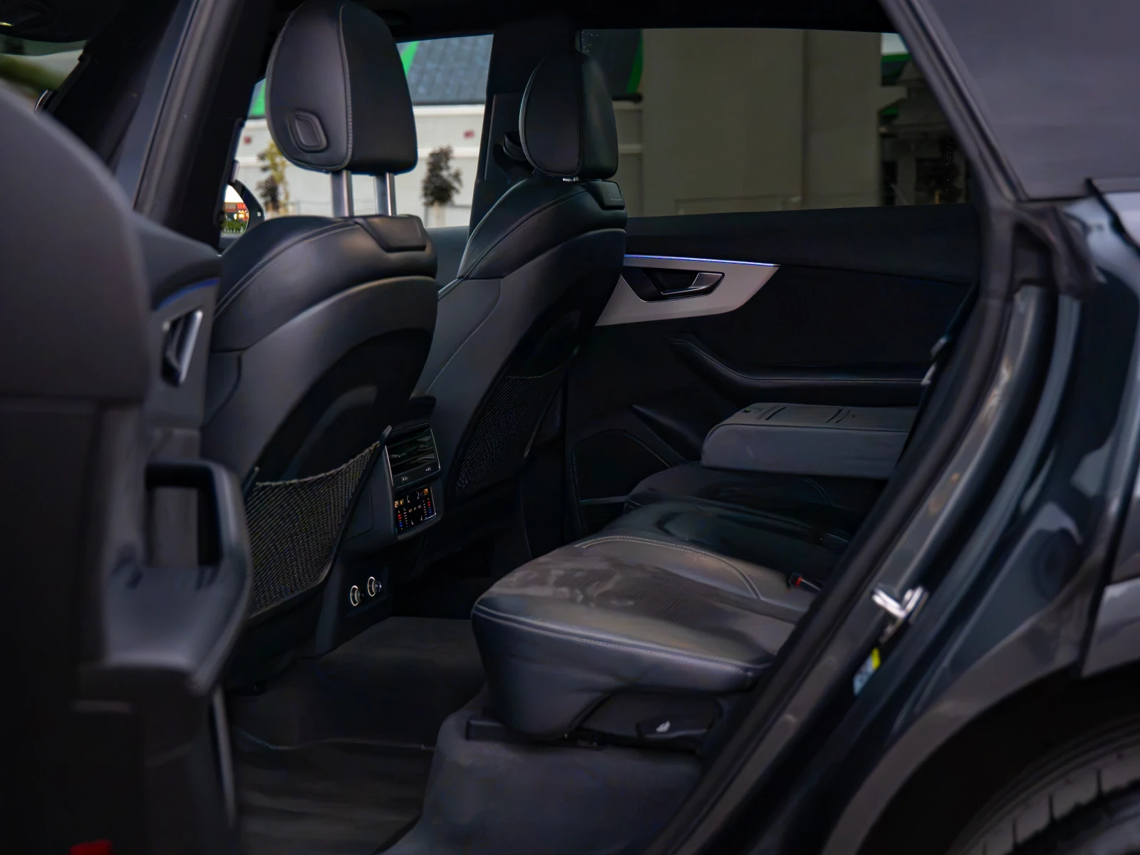 Audi Q8, снимка 12 - Автомобили и джипове - 56467933