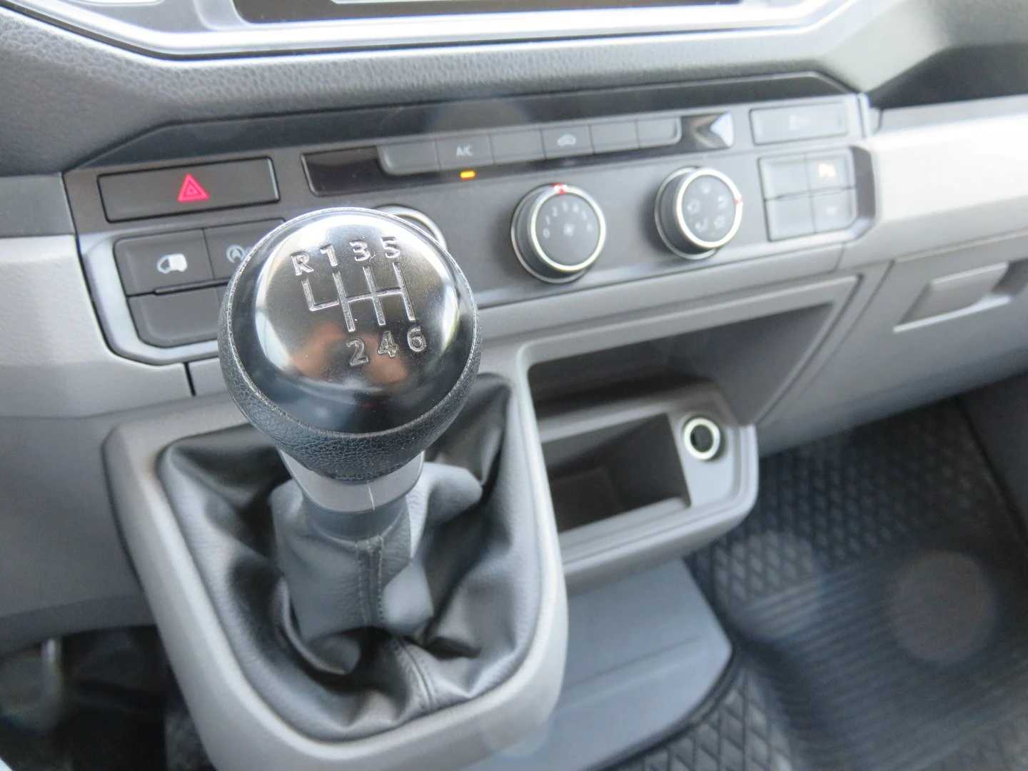 VW Crafter | Mobile.bg � ����������� 4