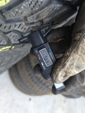 Гуми Зимни 235/60R18, снимка 6