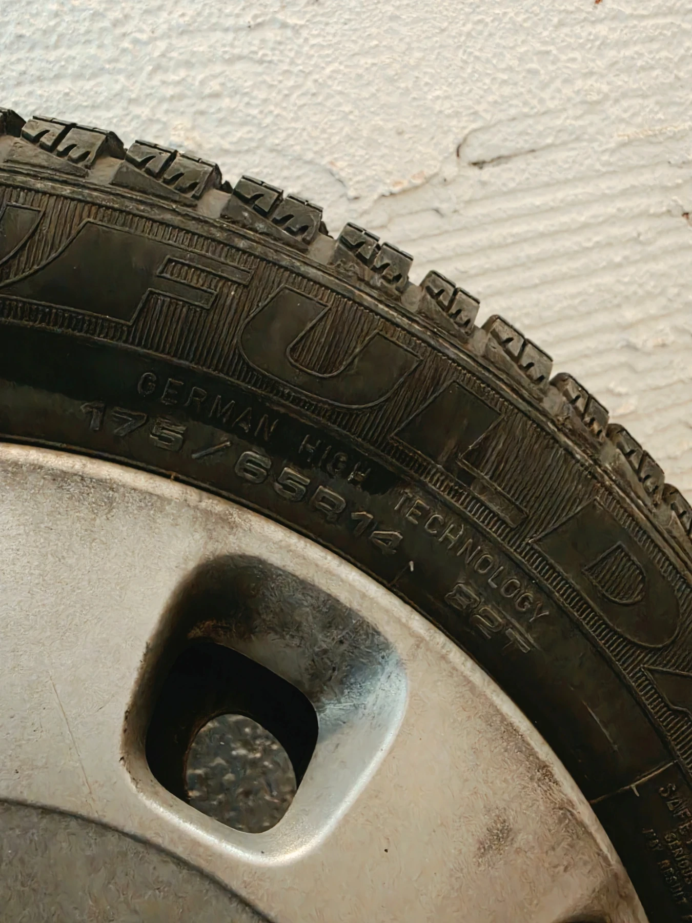 Гуми с джанти Fulda 175/65R14, снимка 4 - Гуми и джанти - 56194380