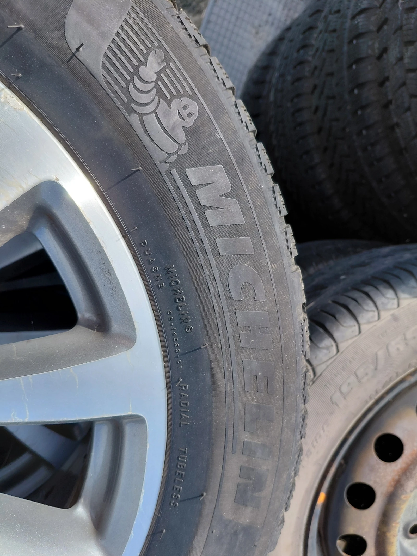 Гуми с джанти Michelin 225/55R17, снимка 2 - Гуми и джанти - 56223378