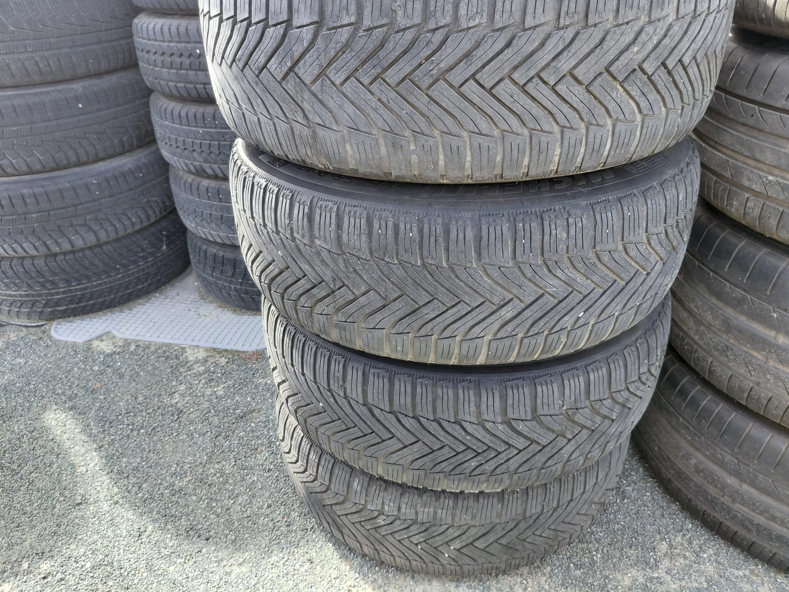 Гуми с джанти Michelin 225/55R17, снимка 4 - Гуми и джанти - 56223378
