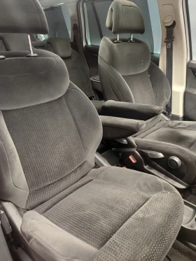 Citroen C4 Picasso 2.0HDI* 6+ 1* ПАНО* ПОДГР* АВТОМАТ* НАВИ* ТЕМПОМАТ - 6500 лв. - 27663615 13