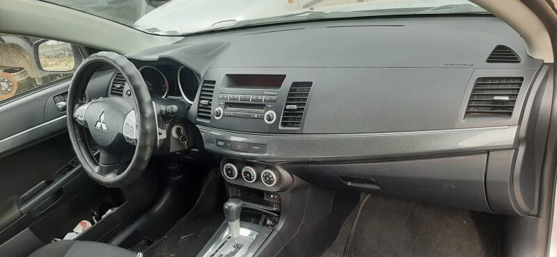 Mitsubishi Lancer 1.8i, снимка 7 - Автомобили и джипове - 38345832