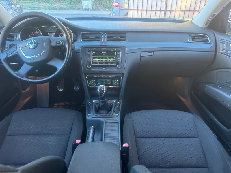 Skoda Superb 1.8 tsi, снимка 5 - Автомобили и джипове - 47375671