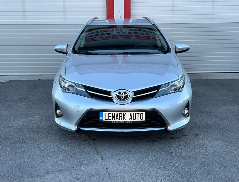 Toyota Auris 1.4D-4D NAVI KAMERA EVRO 5B 6-СКОРОСТИ ЛИЗИНГ!!!, снимка 1 - Автомобили и джипове - 47426779