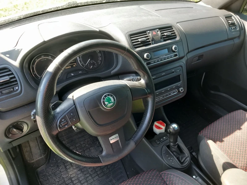 Skoda Fabia 180 к. Rs 1.4 TFSI - 7DSG, снимка 7 - Автомобили и джипове - 48446015