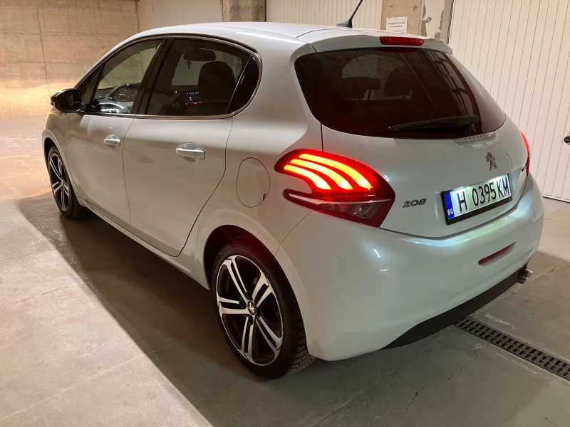Peugeot 208 1.5HDI 102 GT Line FULL, снимка 6 - Автомобили и джипове - 52548825
