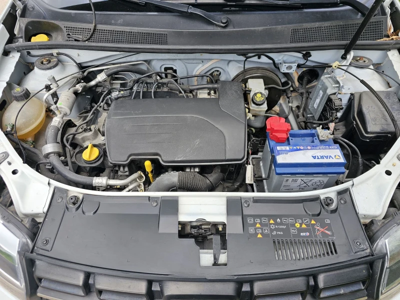 Dacia Sandero 1.2i 4цилиндъра, снимка 12 - Автомобили и джипове - 50228111