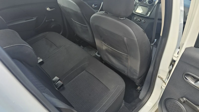 Dacia Sandero 1.2i 4цилиндъра, снимка 11 - Автомобили и джипове - 50228111