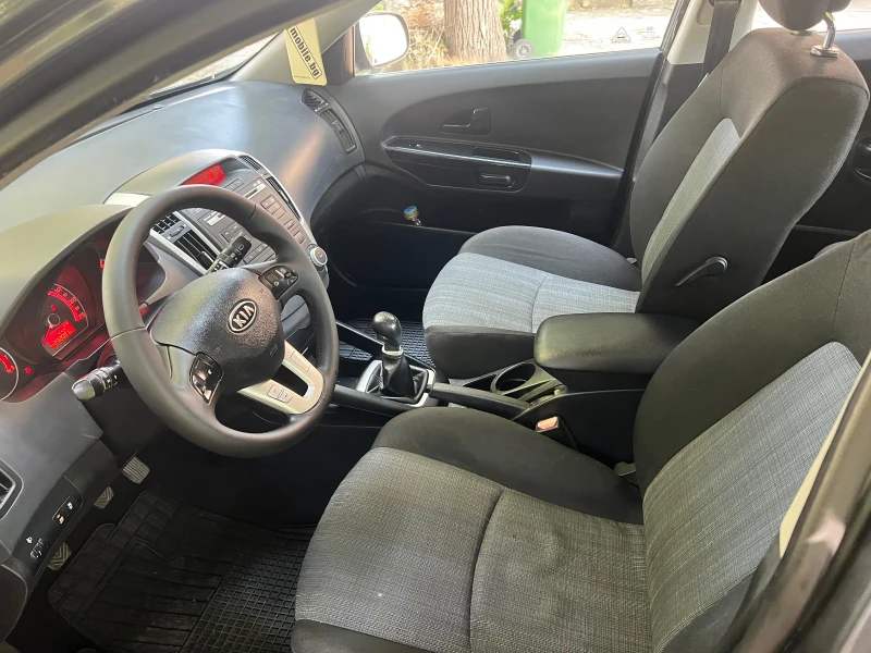 Kia Ceed 1.4 , снимка 9 - Автомобили и джипове - 52093814