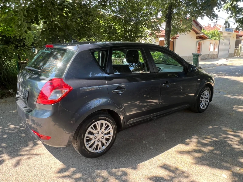 Kia Ceed 1.4 , снимка 7 - Автомобили и джипове - 52093814