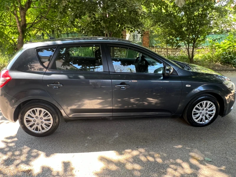 Kia Ceed 1.4 , снимка 5 - Автомобили и джипове - 52093814