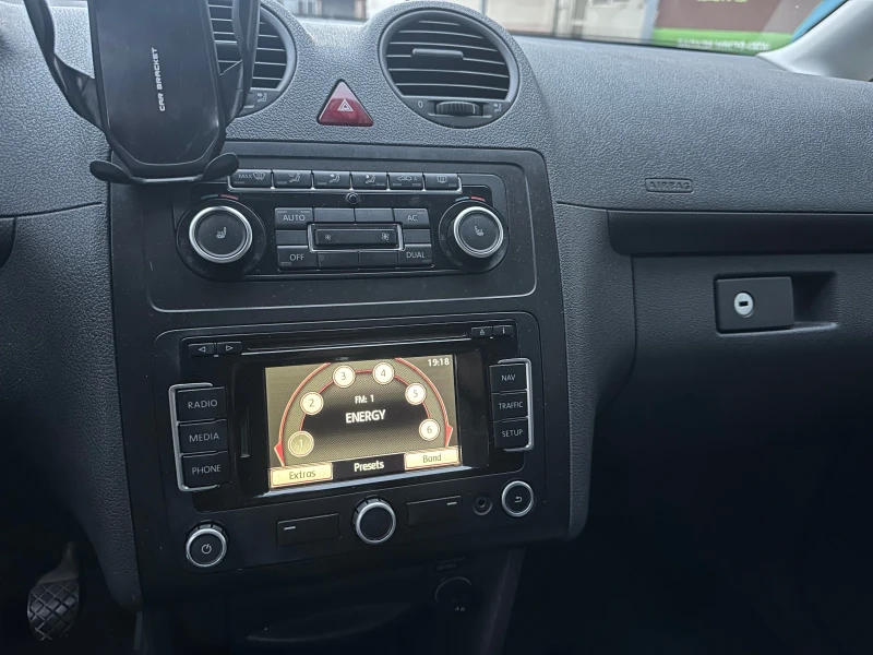 VW Caddy 2.0i, снимка 10 - Автомобили и джипове - 51870793