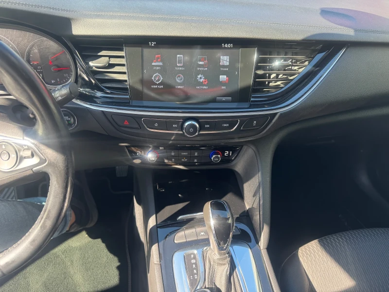 Opel Insignia SW Diesel, снимка 10 - Автомобили и джипове - 52087110