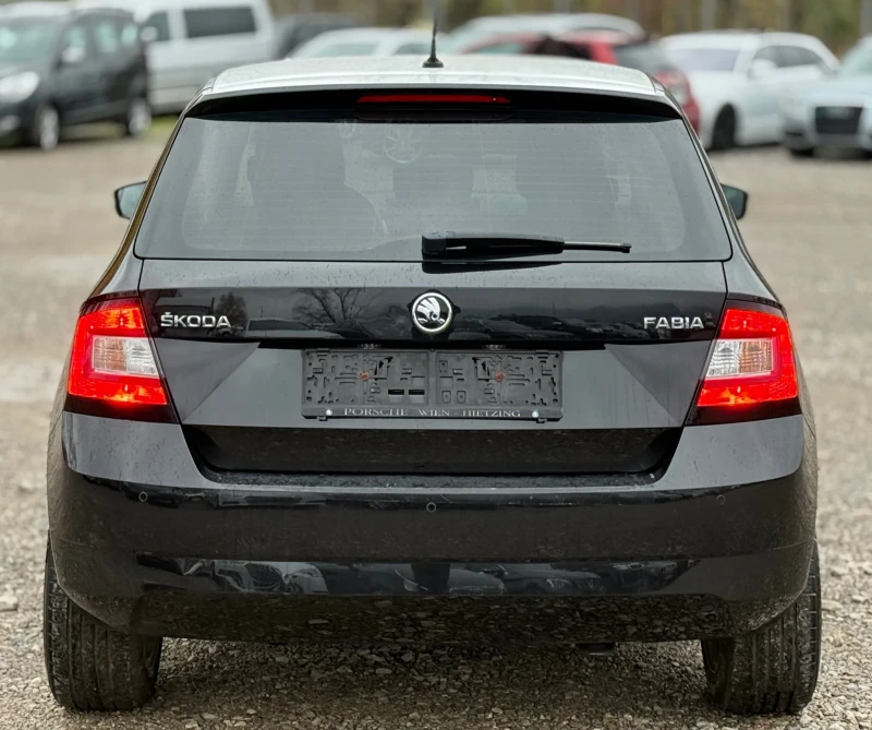 Skoda Fabia 1.0i 75к.с * Климатик* * Дистроник* * Euro-6* , снимка 5 - Автомобили и джипове - 52418045