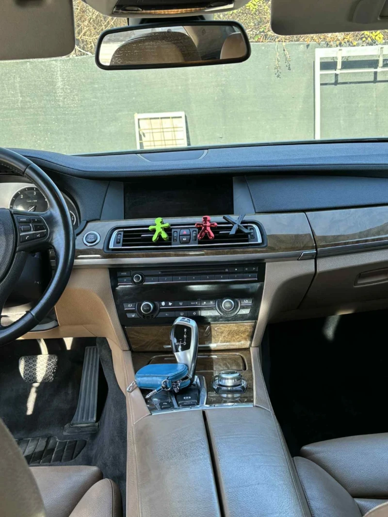 BMW 740, снимка 8 - Автомобили и джипове - 53231127