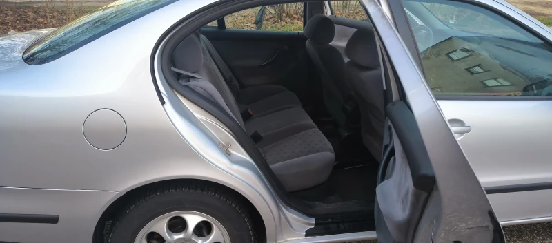 Seat Toledo, снимка 10 - Автомобили и джипове - 53403906
