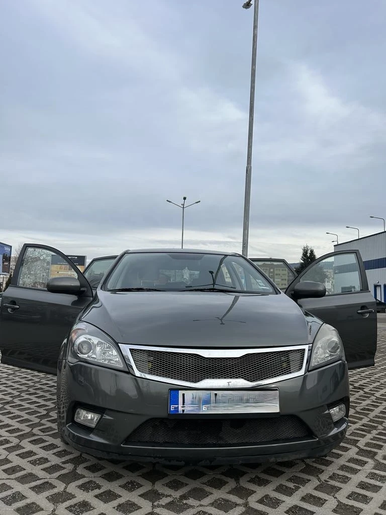 Kia Ceed 1.4, снимка 1 - Автомобили и джипове - 48880327