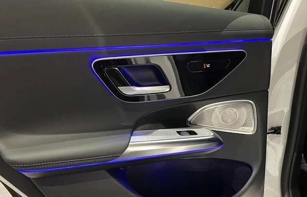 Mercedes-Benz E 450 4Matic = AMG Line = Premium Plus Гаранция, снимка 8 - Автомобили и джипове - 53035110