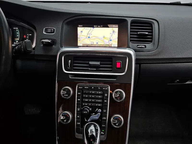 Volvo S60  D3 2Nd Generation, снимка 14 - Автомобили и джипове - 55262640