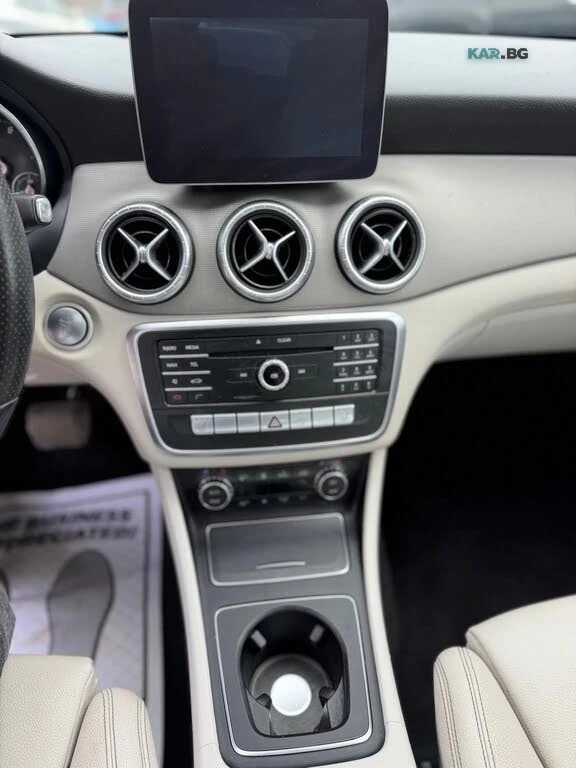 Mercedes-Benz CLA 250 * 4MATIC * PANO * Автокредит * (Цена до България), снимка 16 - Автомобили и джипове - 55302413
